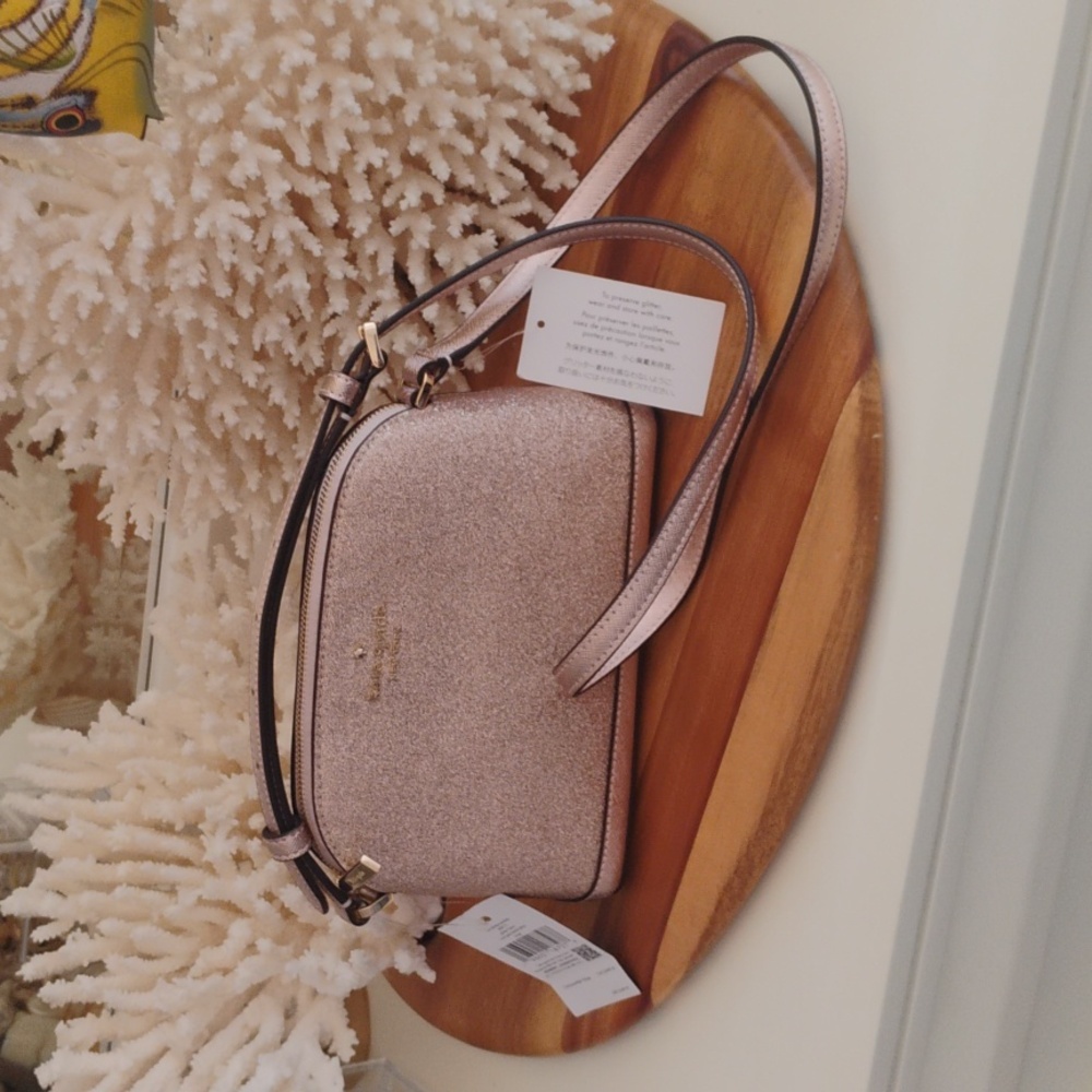 Kate Spade 🔥NWT🔥Rose Gold Crossbody Bag. Sm Dome crossbody.